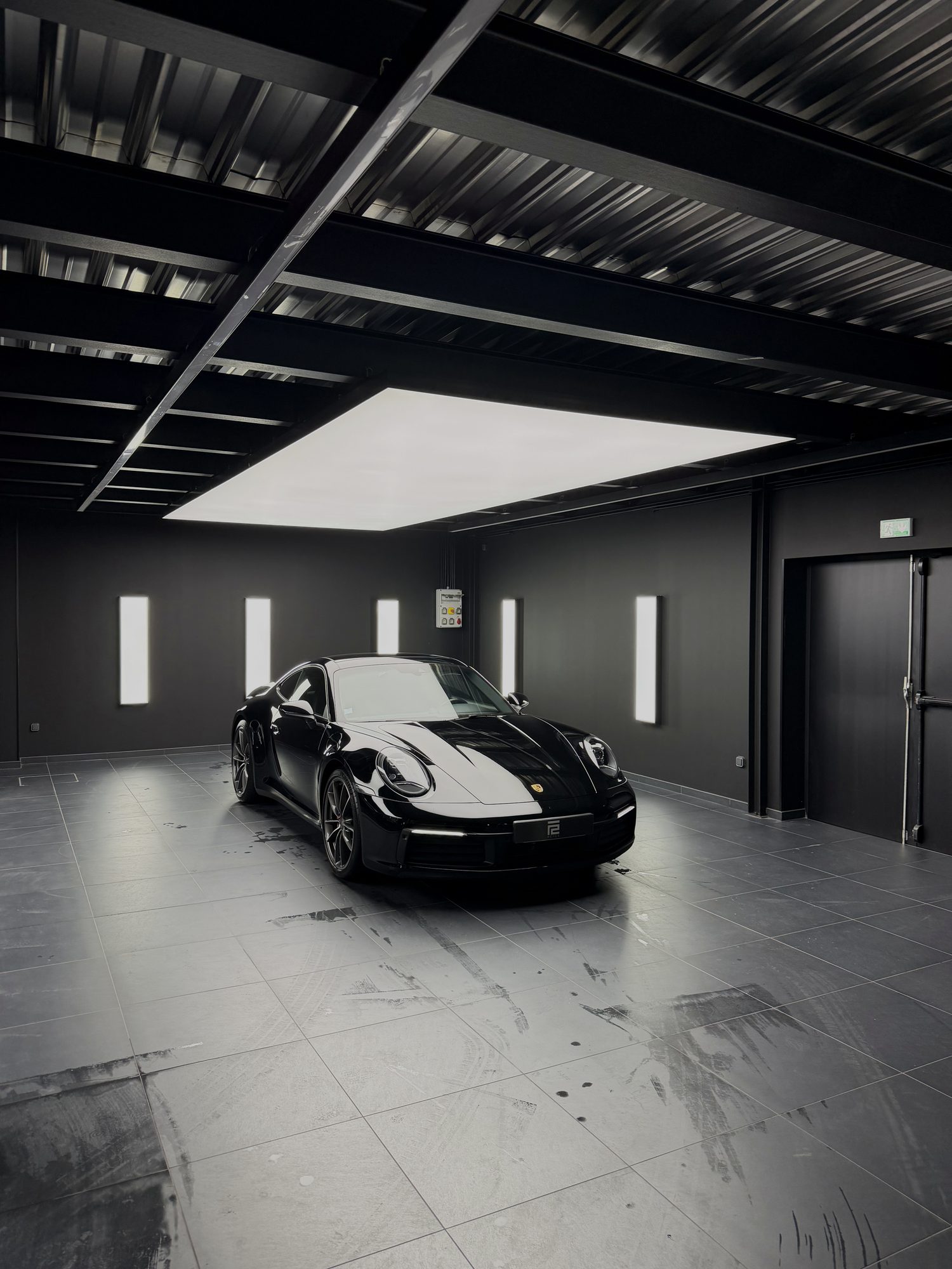 Porsche 911 Carrera à l’atelier REYCE